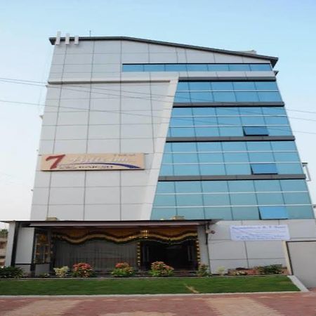 7 Hills Inn Tirupati Zewnętrze zdjęcie
